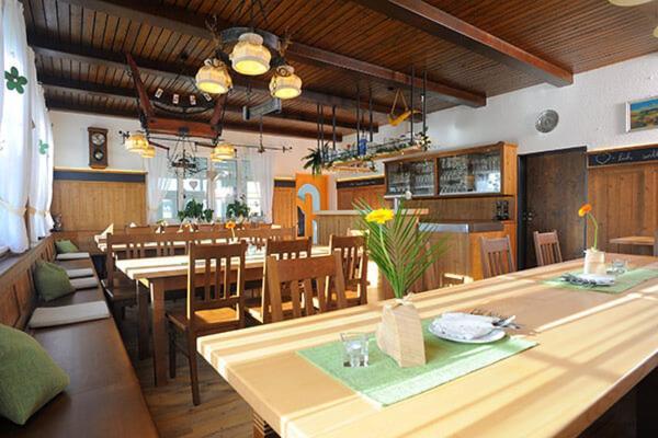 Gastwirtschaft & Hotel Doll Маркт-Индерсдорф Экстерьер фото